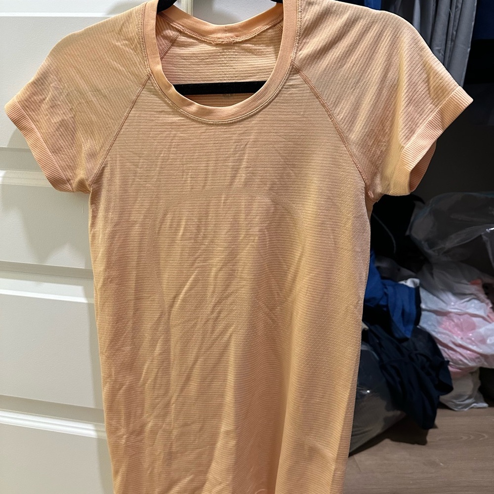 Lululemon light orange swiftly